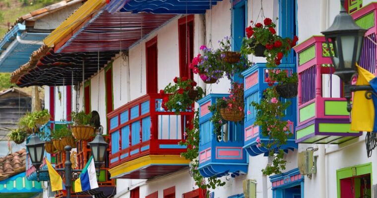 Descubre la belleza natural del pueblo de Salento en Colombia